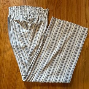 Paper bag waste wide leg linen pants.